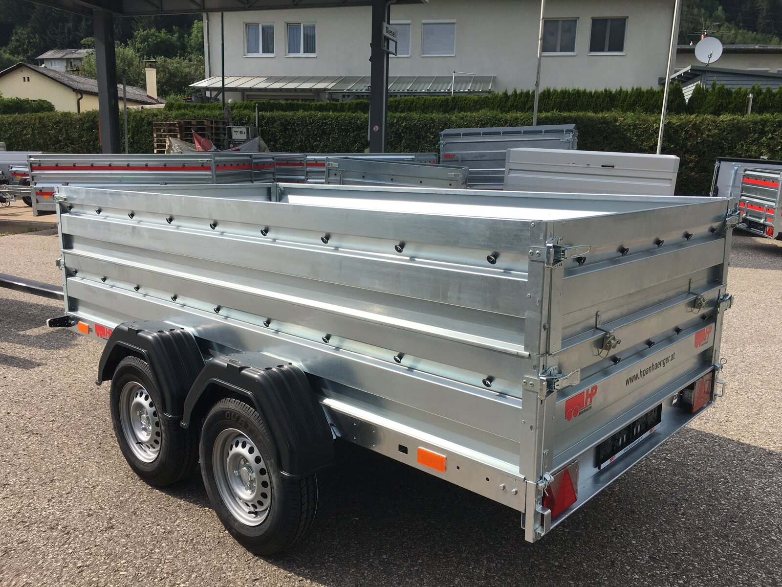 PKW-Anhänger HP 3015 TA20, 2000 kg gebremst, 3000 x 1500 x 400 mm, Stirn u. Rückwand klappbar im Set mit Aufsatzw., Flachplane