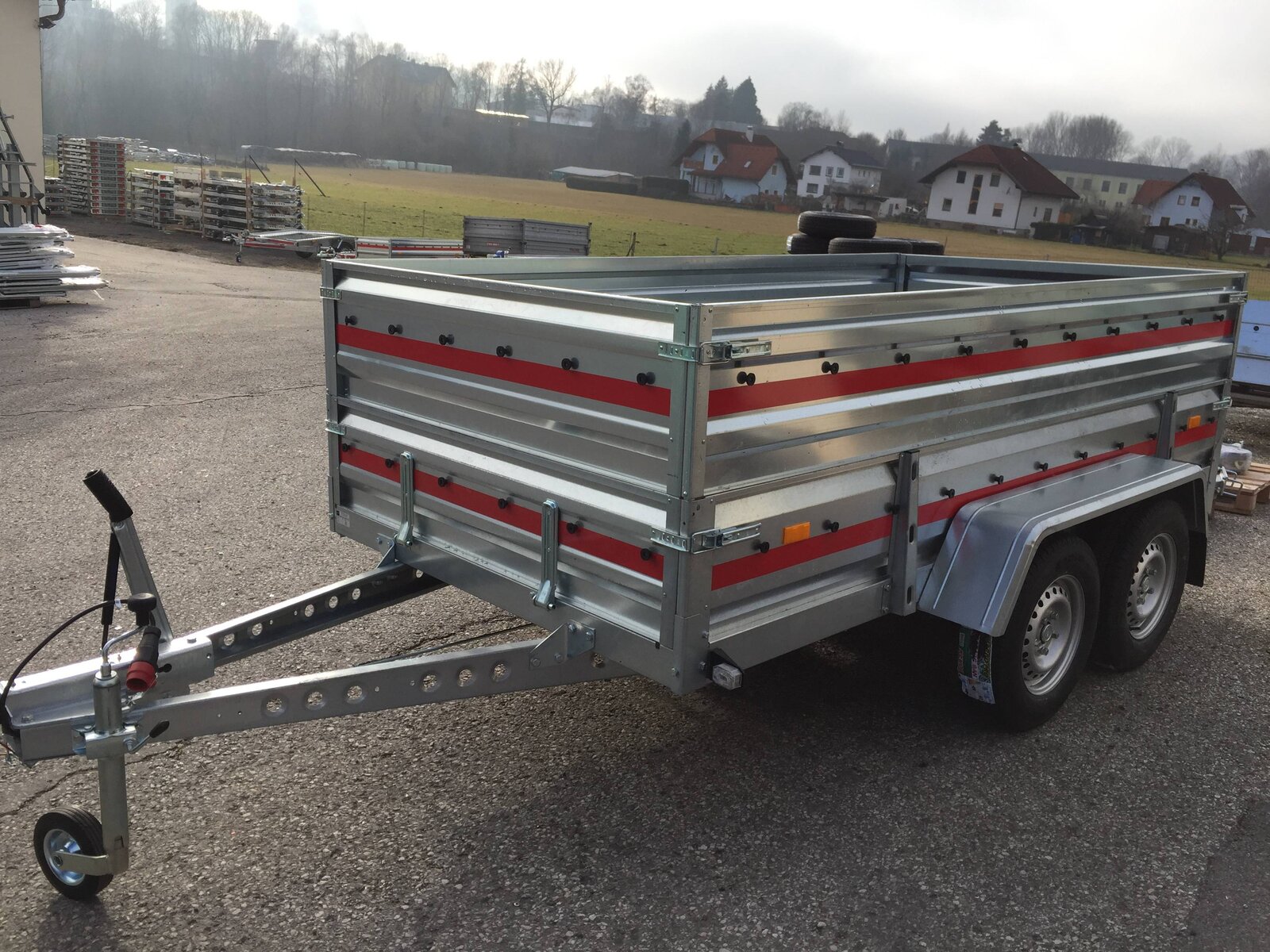 PKW-Anhänger HP 3015 TA20, 2000 kg gebremst, 3000 x 1500 x 400 mm, Stirn u. Rückwand klappbar im Set mit Aufsatzw., Flachplane