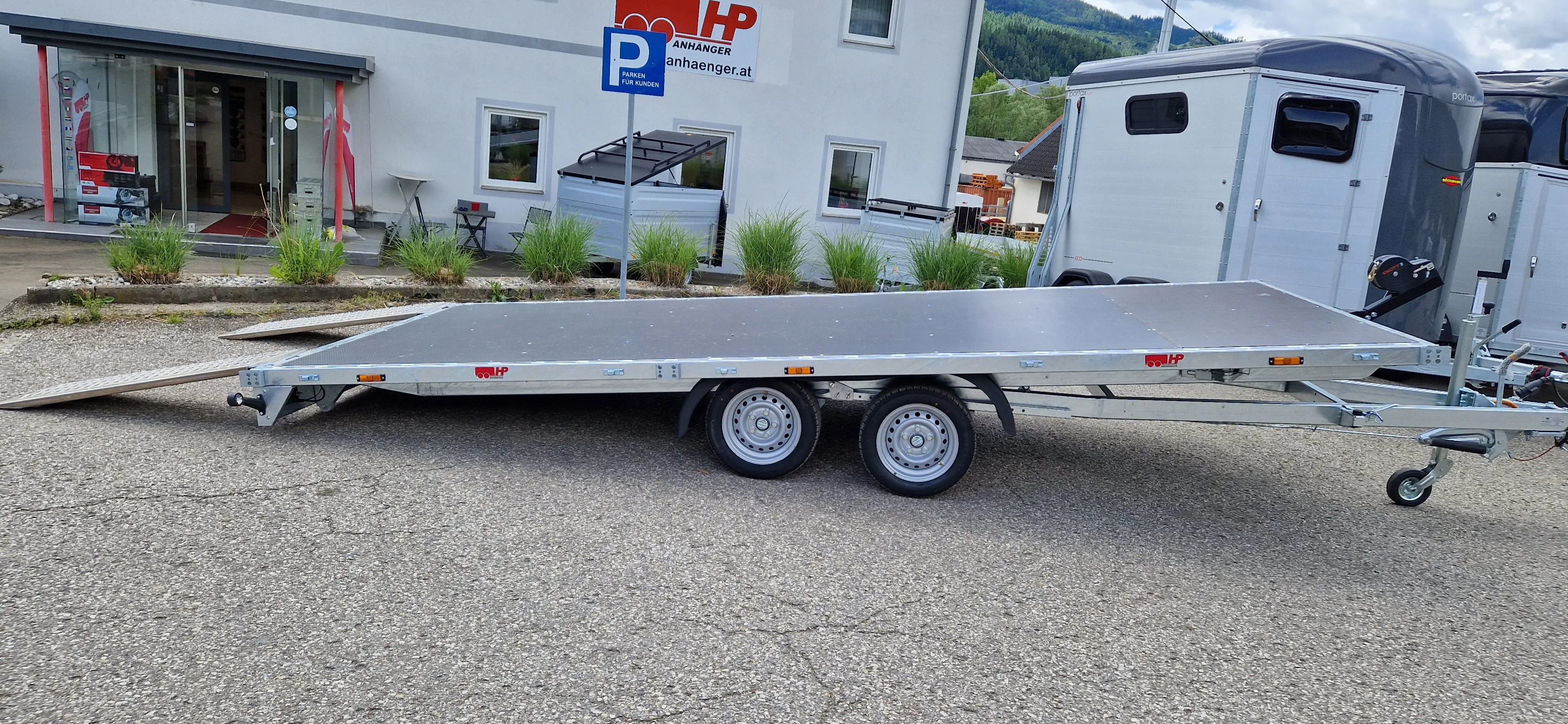 Autotransporter, Fahrzeugtransporter, Plateauanhänger HP 502135 ATPK Lorries, 3500 kg Tandem, kippbar