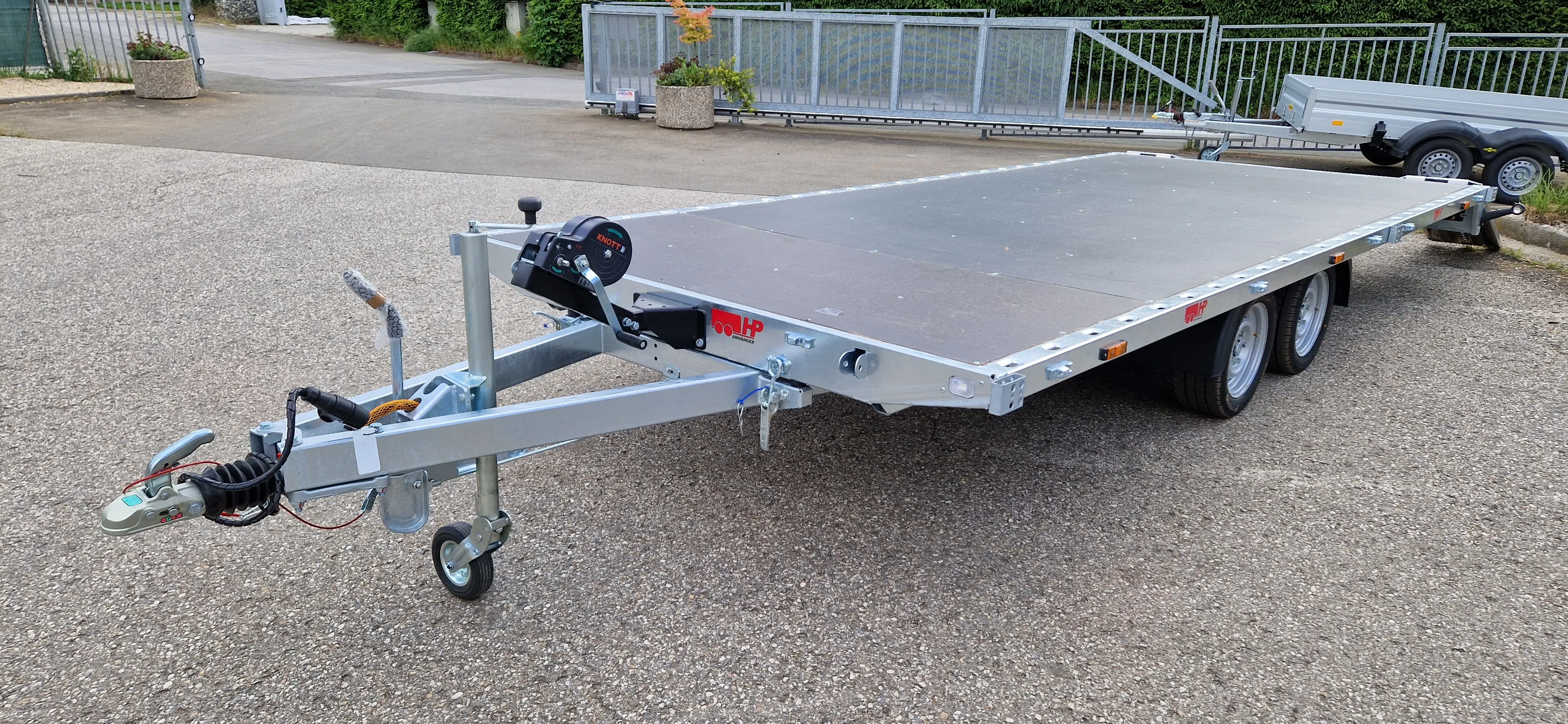 Autotransporter, Fahrzeugtransporter, Plateauanhänger HP 552135 ATPK Lorries, 3500 kg Tandem, kippbar 