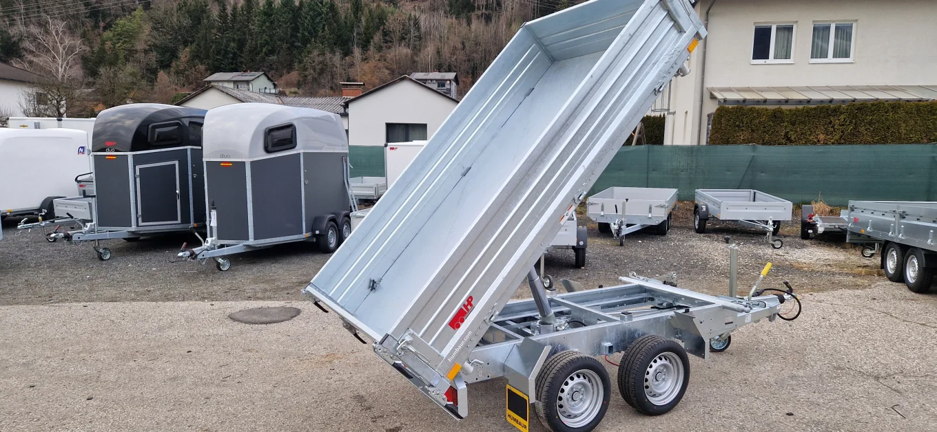 PKW-Anhänger, Dreiseitenkipper, Humbaur HTK 2700.27 mit Stahlbordwänden und Handpumpe oder wahlweise E-Kombipumpe, 2700 kg GG