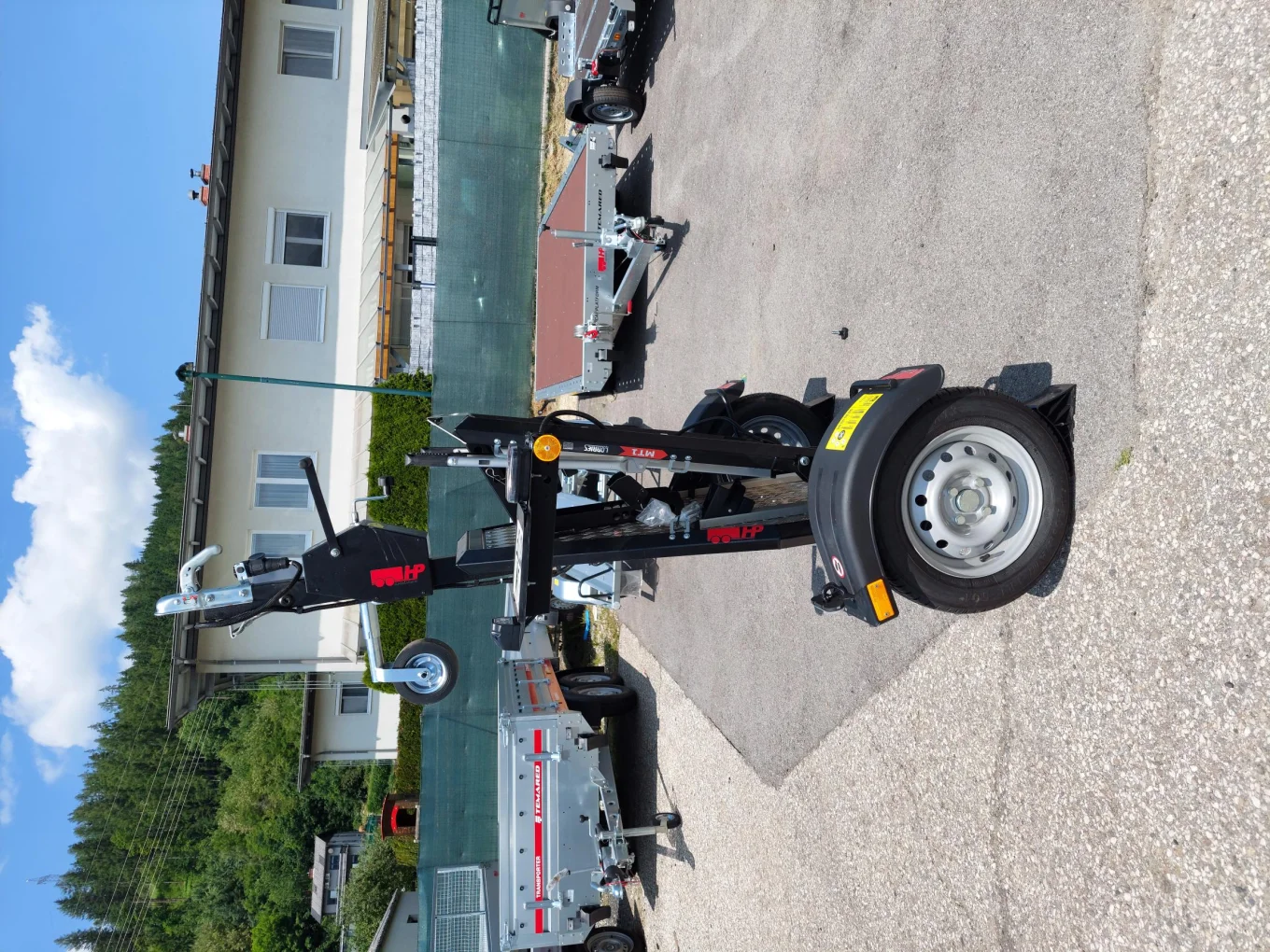 Motorradanhänger Lorries MT1, HP 240 UK, 750 kg ungebremst, über Seilzug absenkbar"