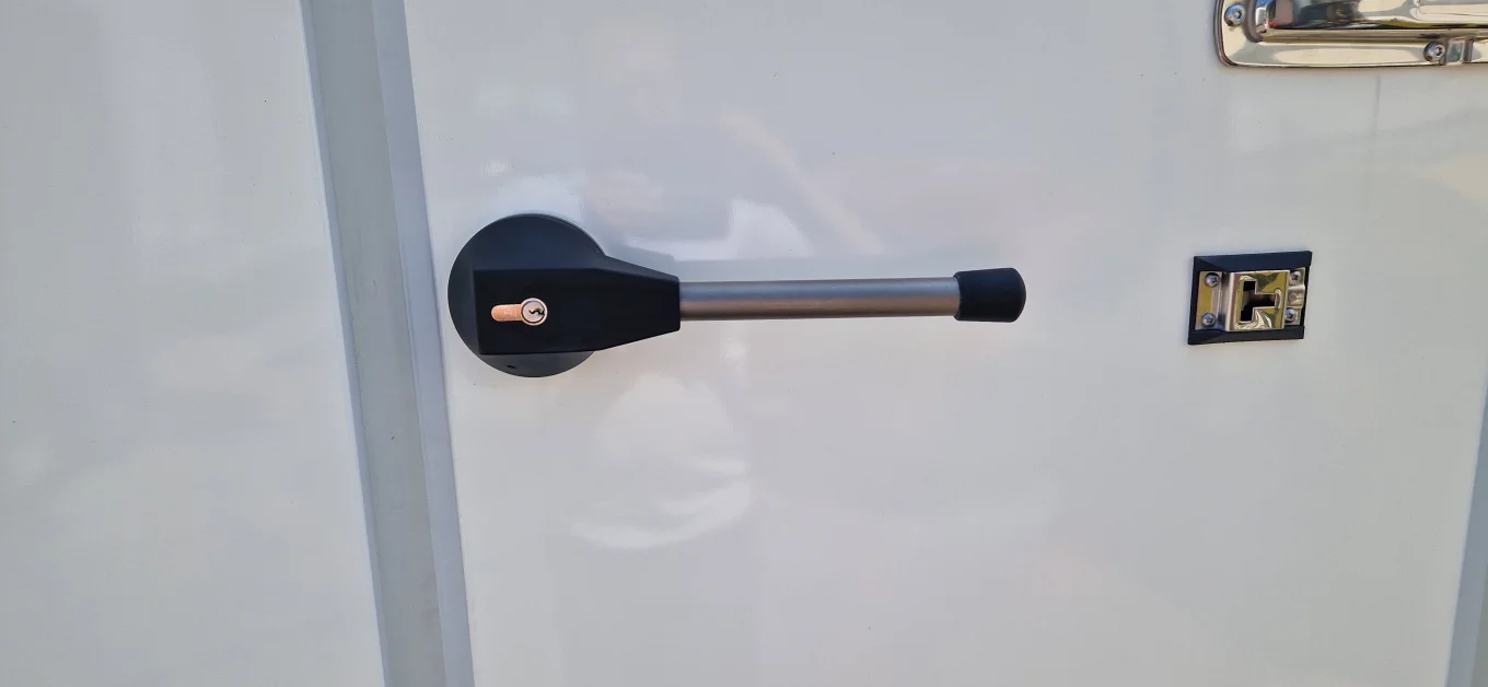 Humbaur Kühlanhänger HGK 25 32 18-21 PF60 Sondermodell mit 60 mm Wänden
