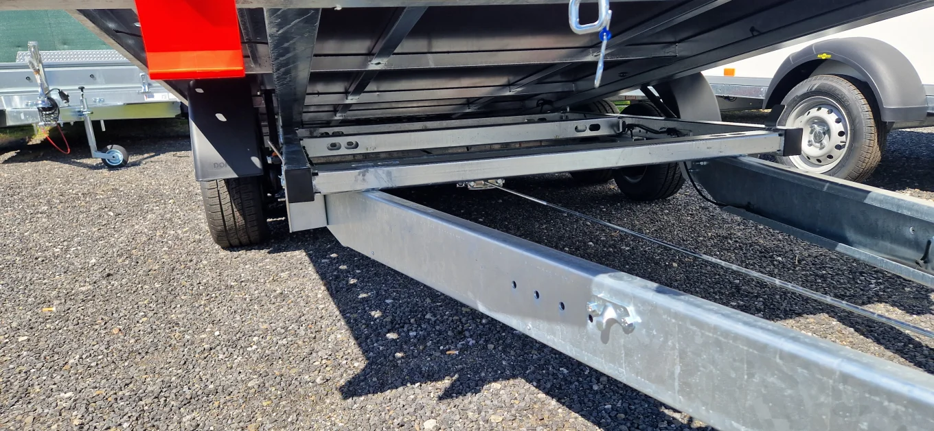 Autotransporter, Plateauanhänger - PKW-Anhänger HP 412130 ATPK, Fahrzeug u.- Universalanhänger mit geschlossenem Plateau-kippbar