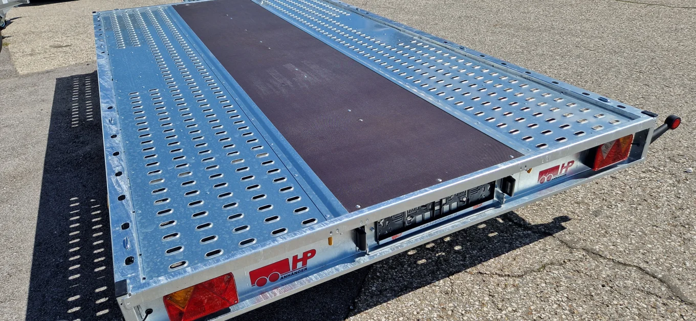 Autotransporter, Plateauanhänger - PKW-Anhänger HP 412130 ATPK, Fahrzeug u.- Universalanhänger mit geschlossenem Plateau-kippbar