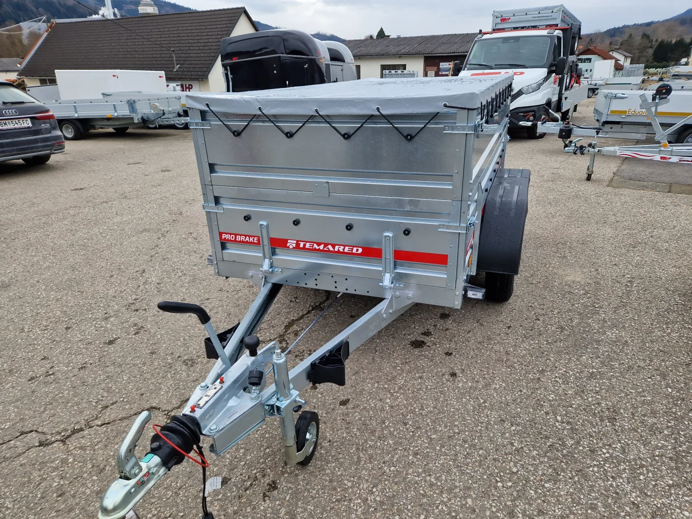 PKW-Anhänger HP 3015 TA20, 2000 kg gebremst, 3000 x 1500 x 400 mm, Stirn u. Rückwand klappbar im Set mit Aufsatzw., Flachplane