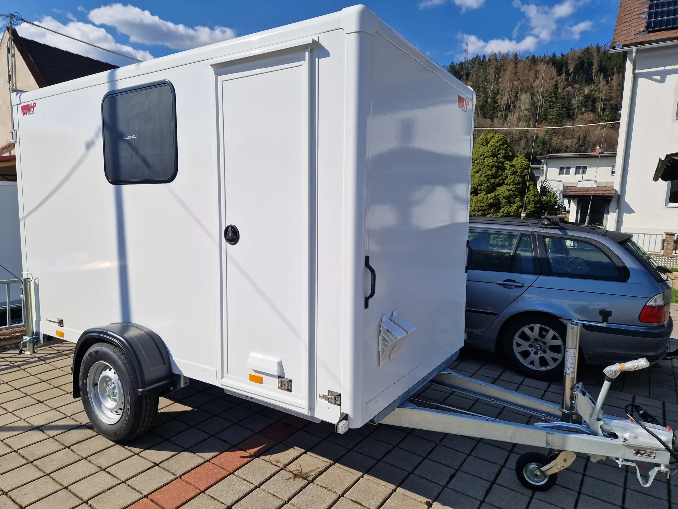 Kofferanhänger, PKW-Anhänger HP 133016-18HK FS, 3000x1590x1800mm, 1300 kg gebremst mit Fenster und Seitentür