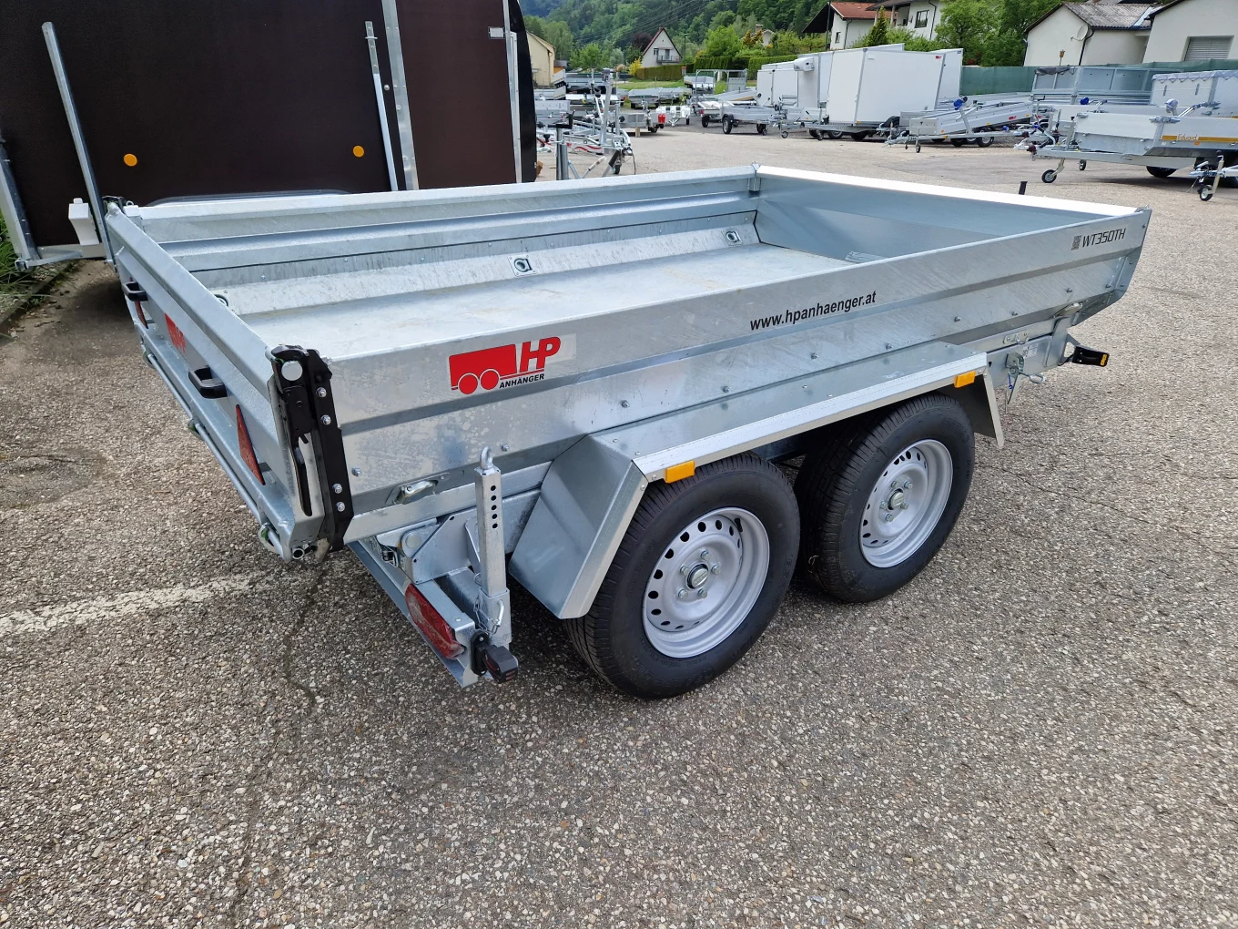 Muldenkipper, Rückwärtskipper, HP 352718 EP, 3000 x 1770 mm, 3500 kg GG inkl. Rampen und Stützen