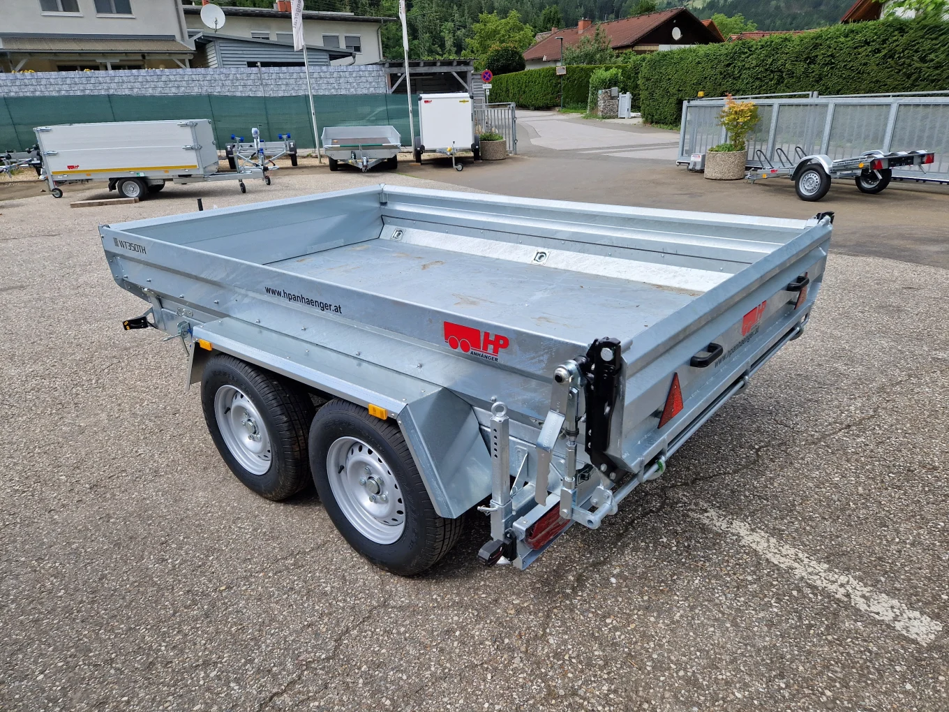 Muldenkipper, Rückwärtskipper, HP 352718 EP, 3000 x 1770 mm, 3500 kg GG inkl. Rampen und Stützen