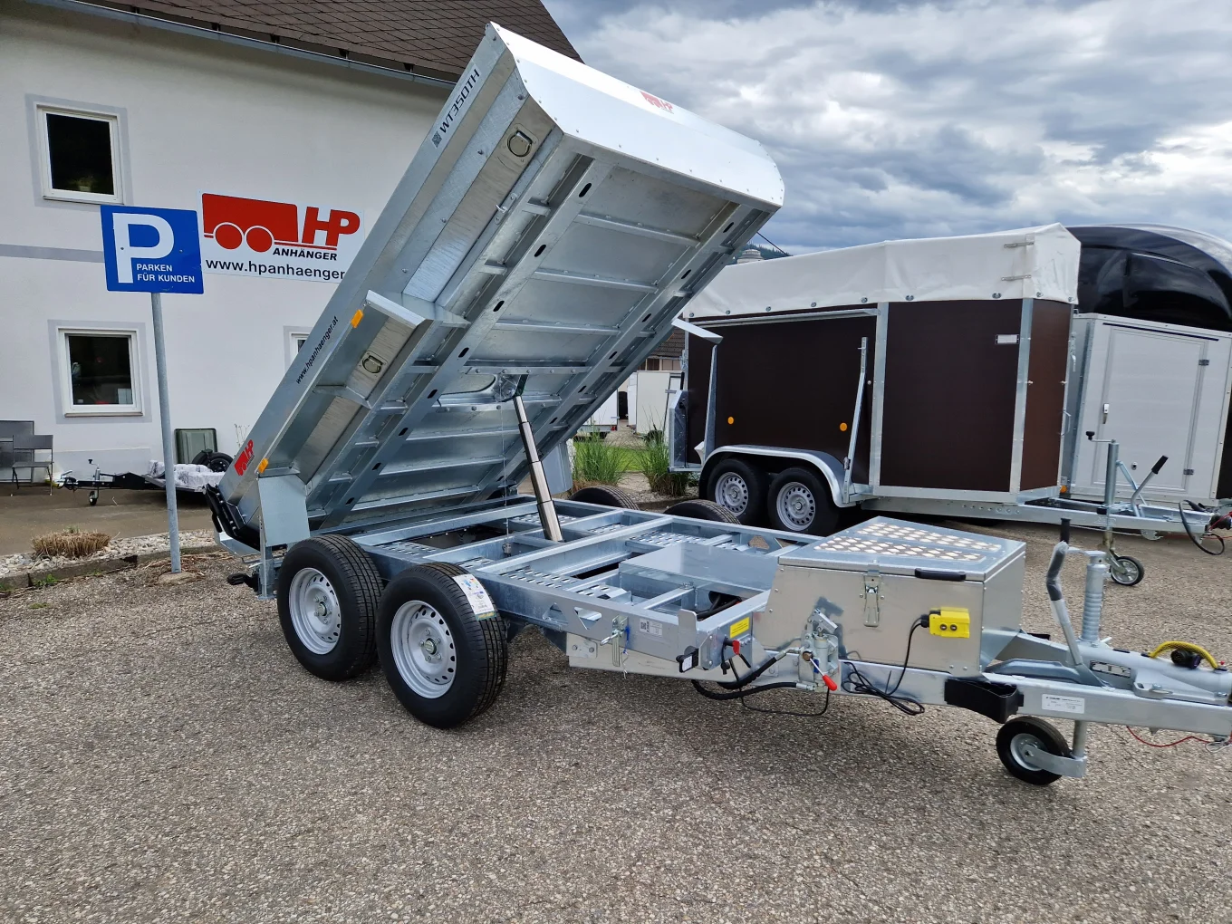 Muldenkipper, Rückwärtskipper, HP 352718 EP, 3000 x 1770 mm, 3500 kg GG inkl. Rampen und Stützen