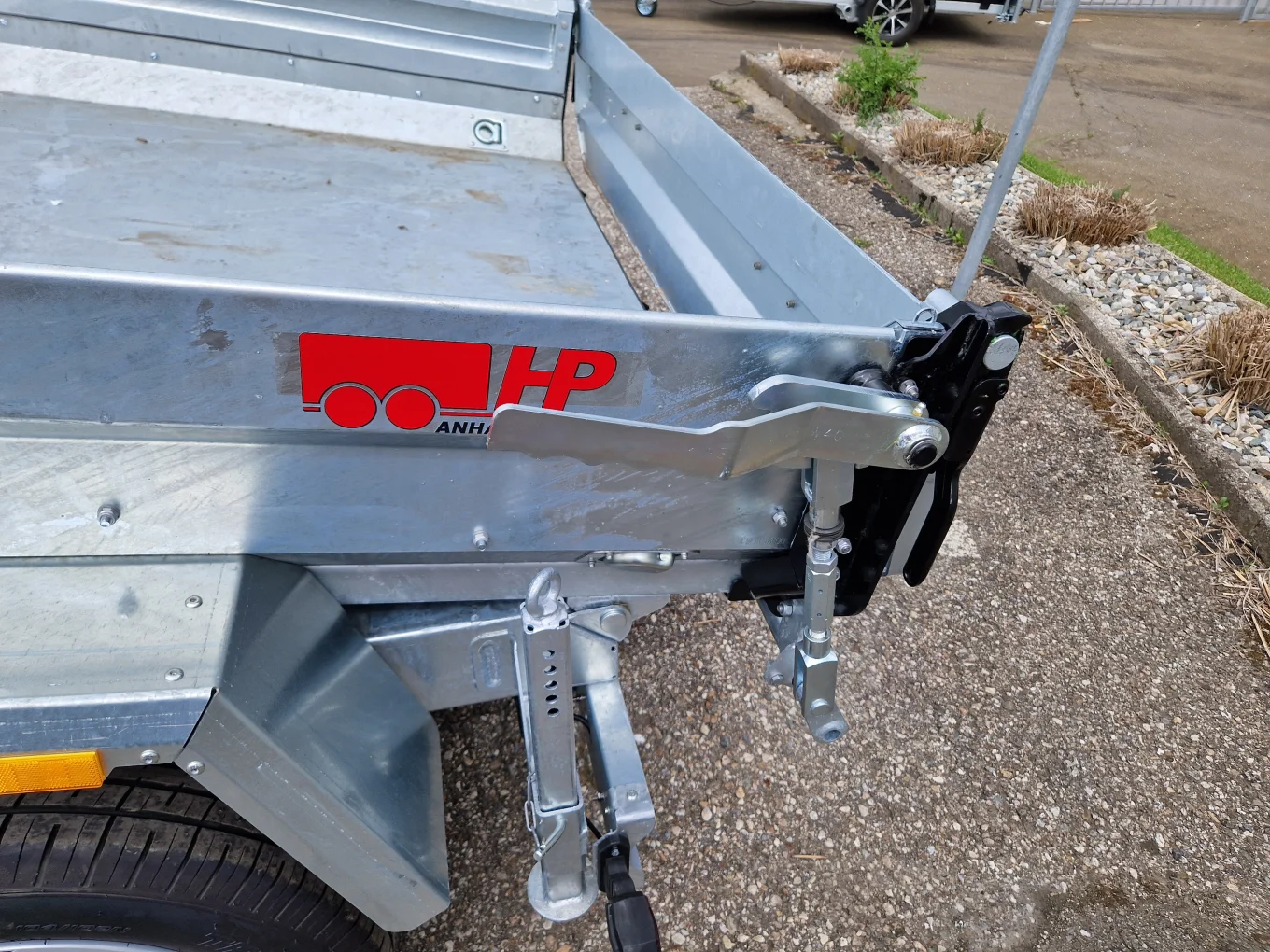 Muldenkipper, Rückwärtskipper, HP 352718 EP, 3000 x 1770 mm, 3500 kg GG inkl. Rampen und Stützen