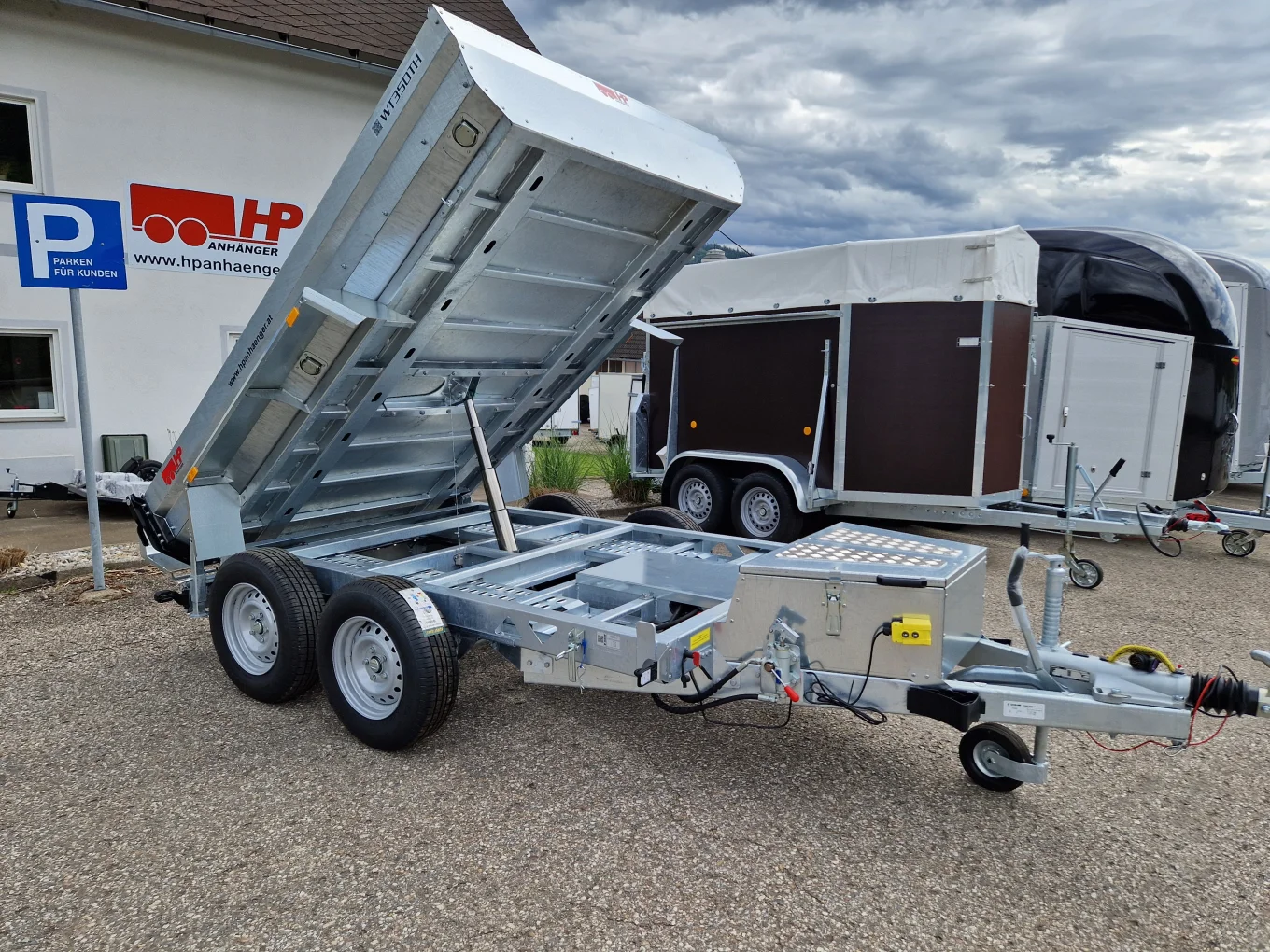 Muldenkipper, Rückwärtskipper, HP 352718 EP, 3000 x 1770 mm, 3500 kg GG inkl. Rampen und Stützen