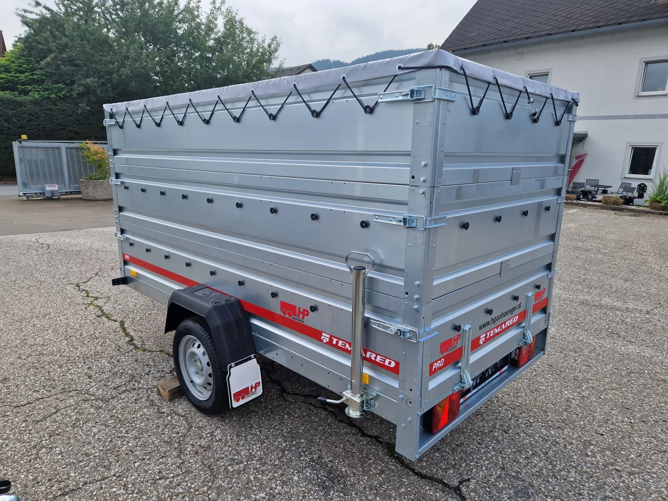 PKW Anhänger HP 2312 UAA, 2360x1250x1200 mm, 750 kg, 2xAufsatzwände, Flachplane, Stützrad