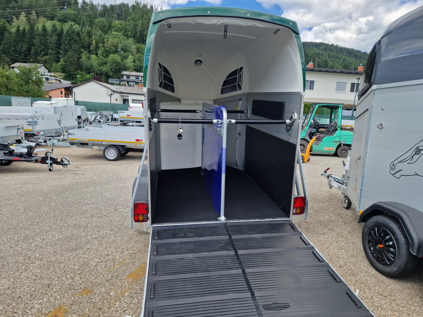 Pferdeanhänger, Böckmann Champion Esprit Sondermodell, 2400 kg GG, Aufbau ALU Eloxiert