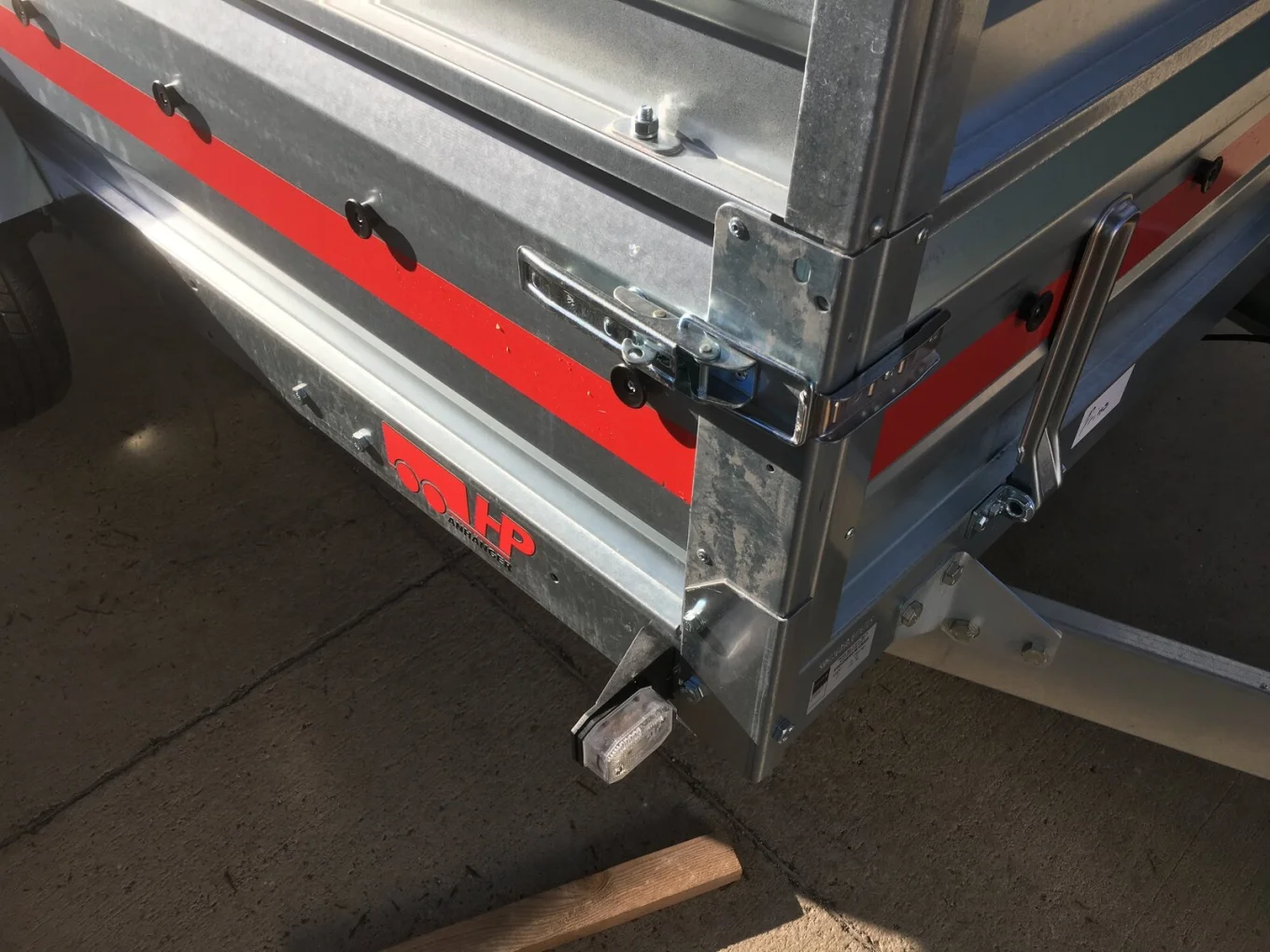 PKW Anhänger, Autoanhänger HP 2615 UA, 2630x1500x800 mm, Aufsatzwände 400 mm, Flachplane, Stützrad