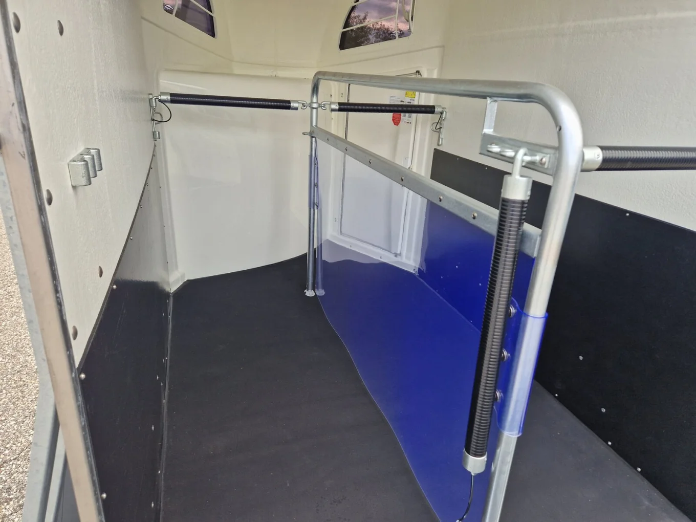 Pferdeanhänger Böckmann Comfort ECO, Vollpoly 2400 kg Gesamtgewicht