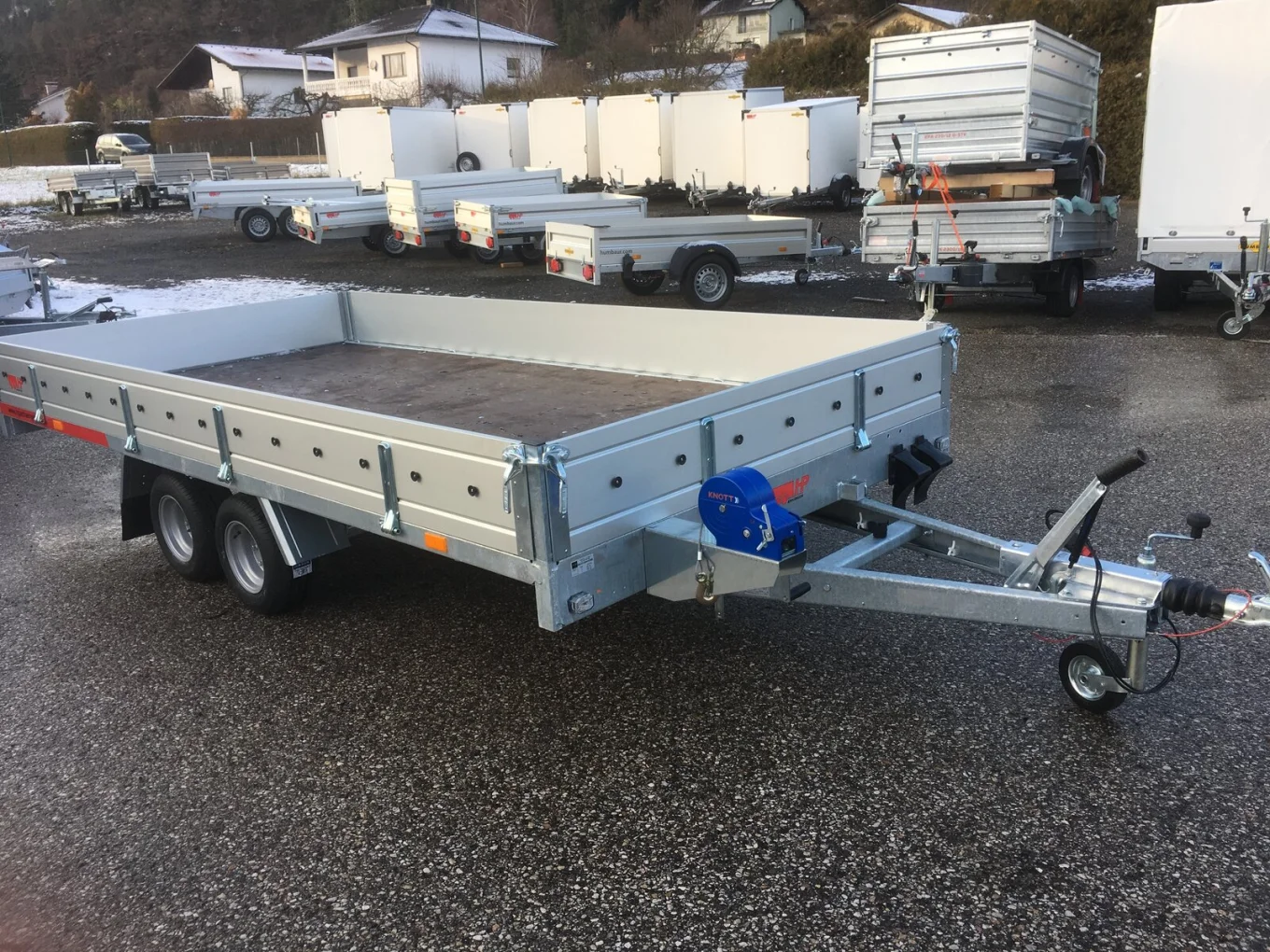 Autotransporter, Fahrzeugtransporter, Plateauanhänger HP 412127 ATPK-BW, 2700 kg, NEUHEIT !! TOP Aktion!!