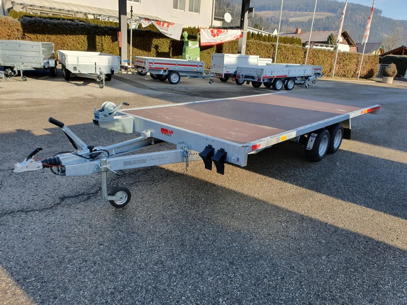 Autotransporter, Plateauanhänger - PKW-Anhänger HP 412130 ATPK, Fahrzeug u.- Universalanhänger mit geschlossenem Plateau-kippbar