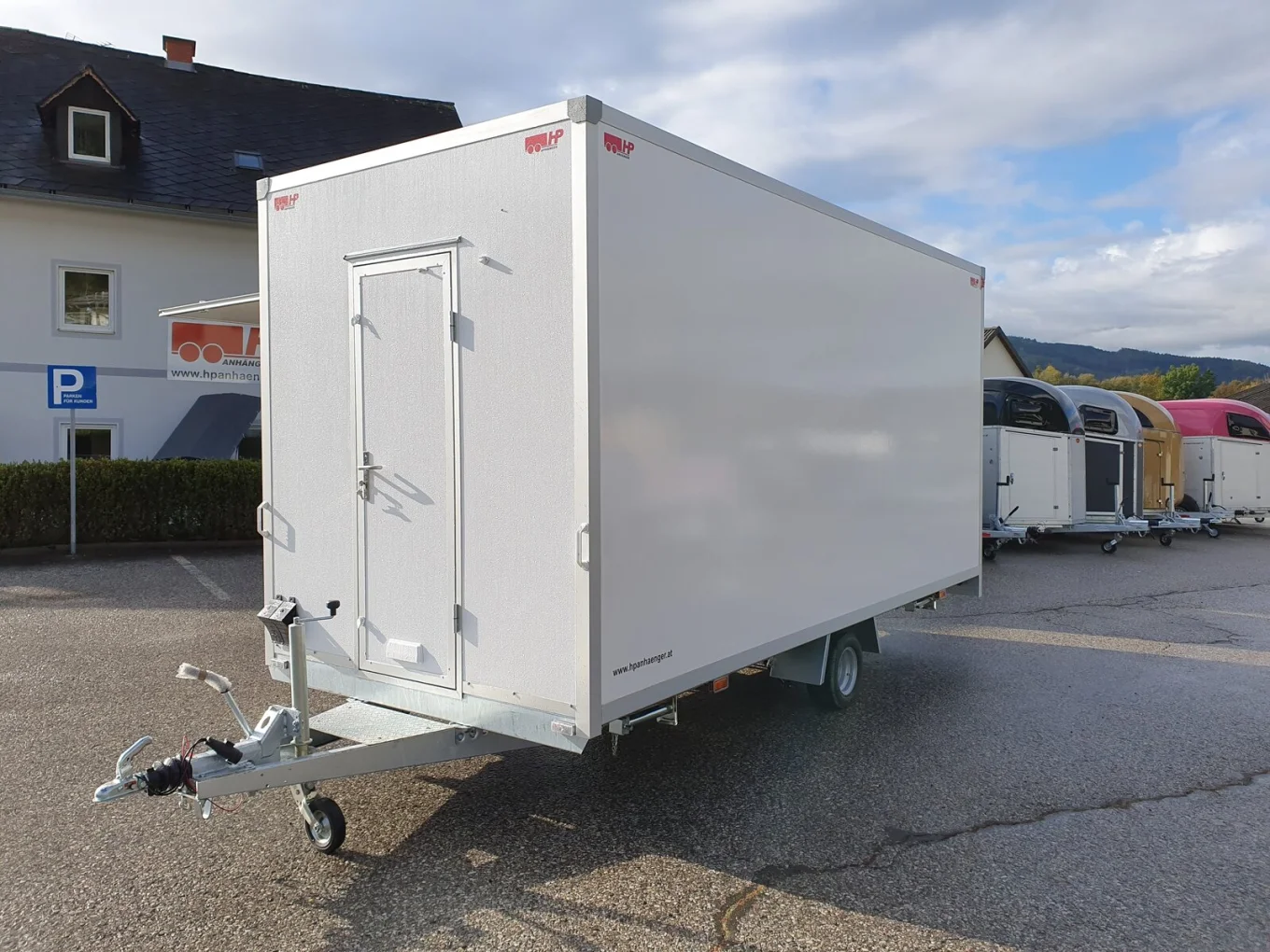 Verkaufsanhänger, Kofferanhänger HP 135020 VK, 1300 kg gebremst, inkl. Tür und Verkaufsklappe, Leerwagen