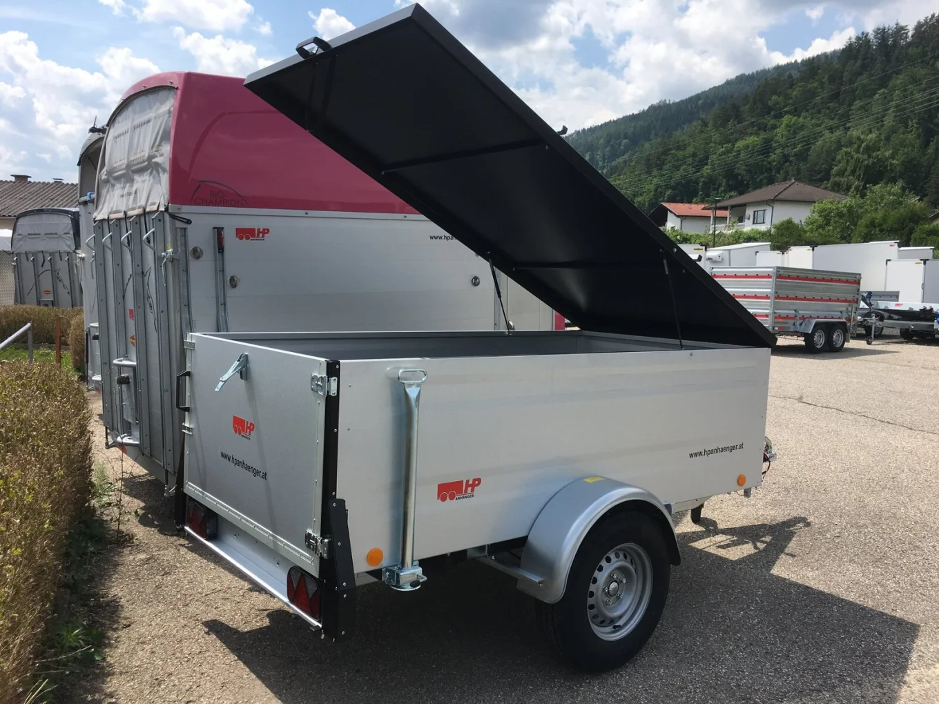 PKW Anhänger, Deckelanhänger-Kofferanhänger HP 2512 G72, 2470 x 1280 x 665 mm, inkl. Deckel versperrbar