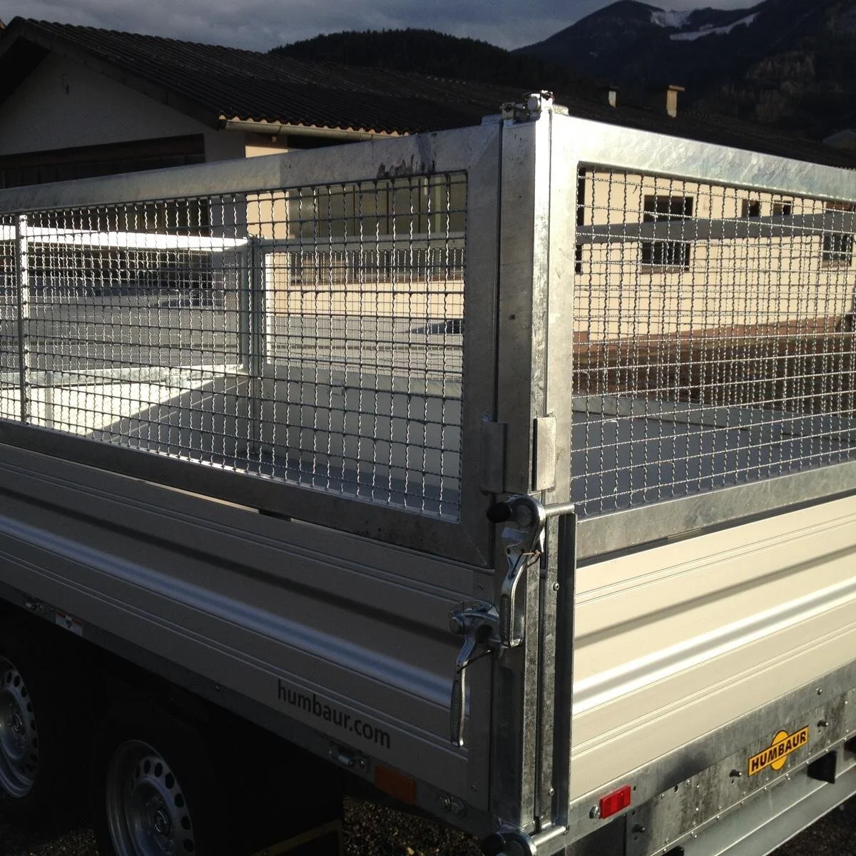 PKW-Anhänger, Rückwärtskipper, Humbaur HUK 152715 Alu Einachs-Rückwärts kippbar, 1.500kg mit Handpumpe