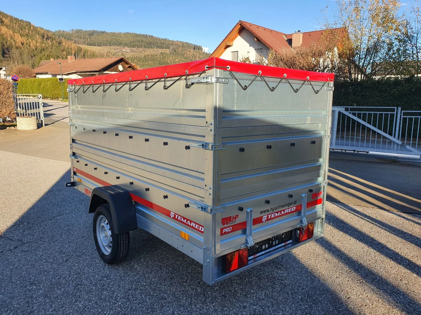 PKW Anhänger HP 2312 UAA, 2360x1250x1200 mm, 750 kg, 2xAufsatzwände, Flachplane, Stützrad