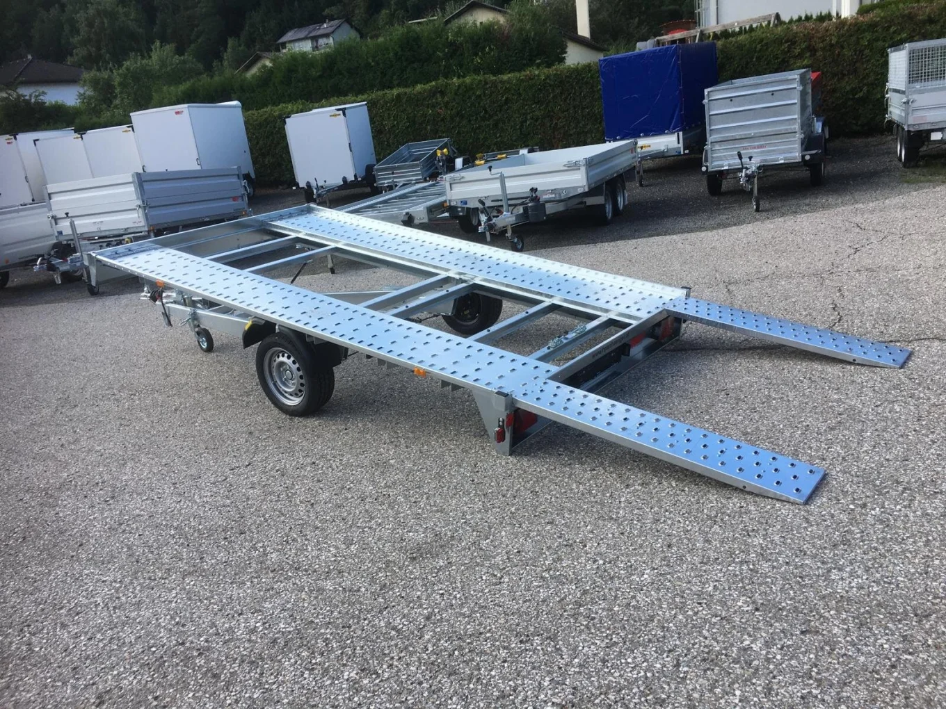 PKW Anhänger, Fahrzeugtransporter HP 350/18 ATK 1800 kg Gesamtgewicht, Plateau kippbar, 3500x2000 mm, Autotransporter