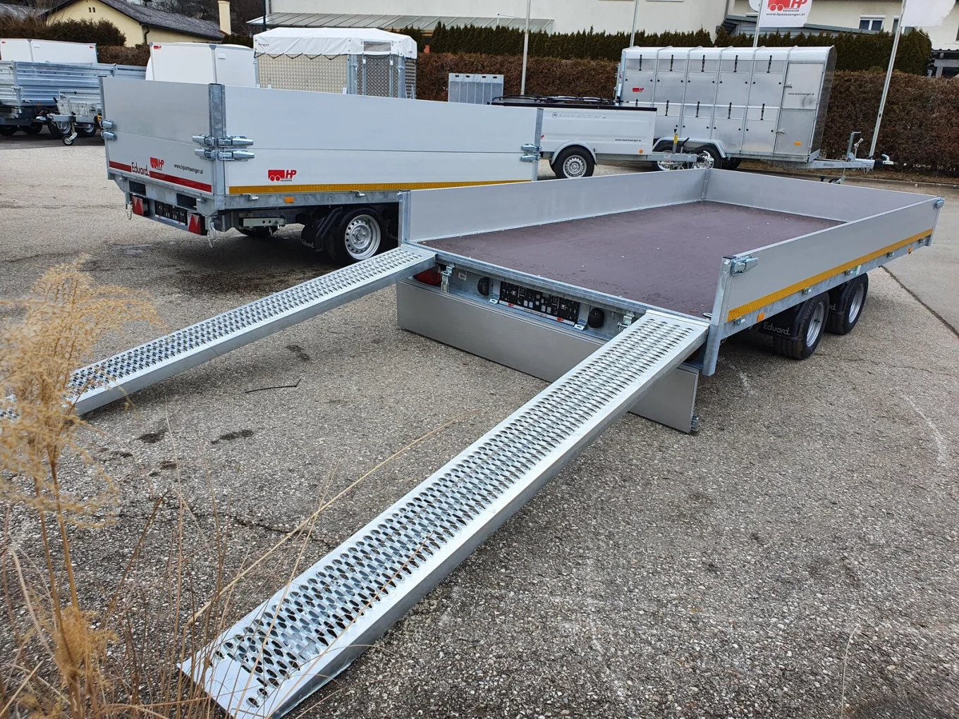 PKW-Anhänger, Autoanhänger, Hochlader Eduard 4022 GD,  4060 x 2200 x 300 mm Set mit Winde, Rampen und Stützen