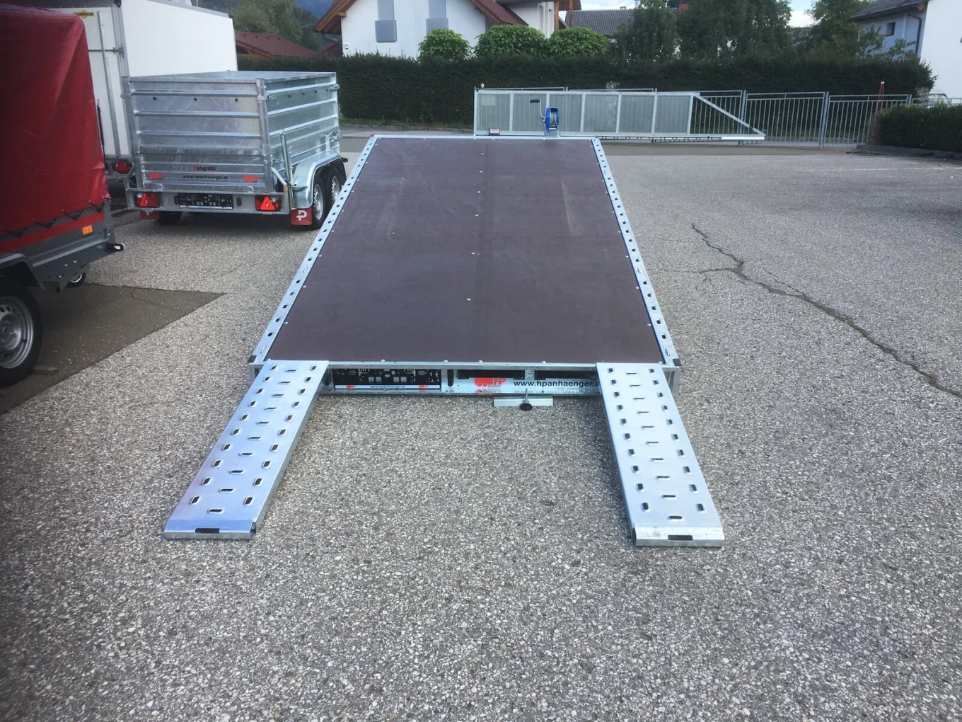 Autotransporter, Fahrzeugtransporter, Plateauanhänger HP 412127 ATPK-BW, 2700 kg, NEUHEIT !! TOP Aktion!!