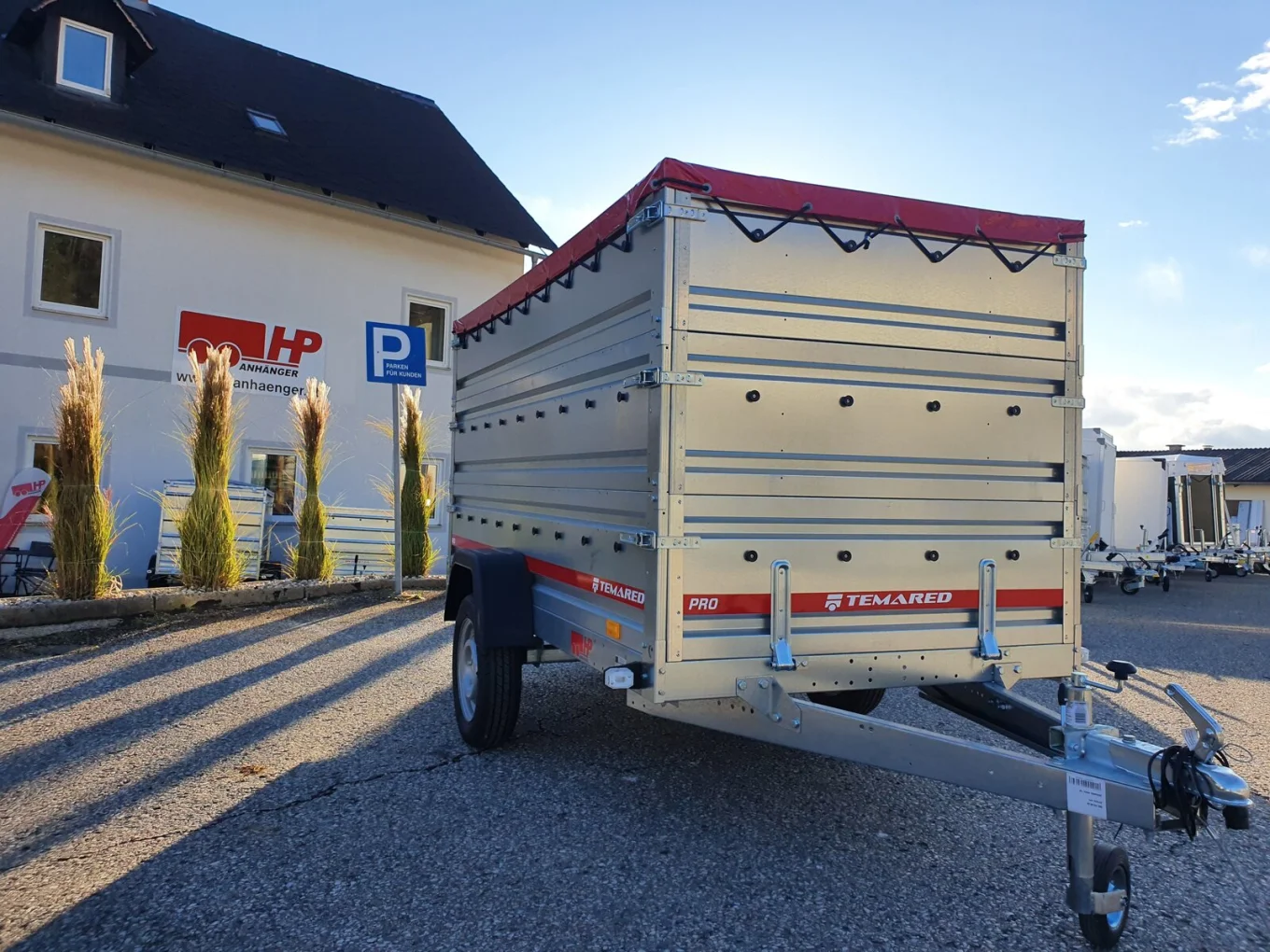 PKW Anhänger HP 2612 UAA, 2630x1250x1200 mm, 750 kg, 2xAufsatzwände, Flachplane, Stützrad