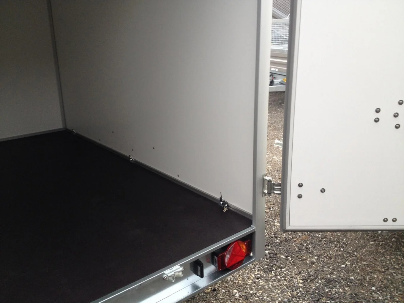 PKW-Anhänger, Kofferanhänger Humbaur, HK 203015-18 - Tandem-Kofferanhänger, 2000kg