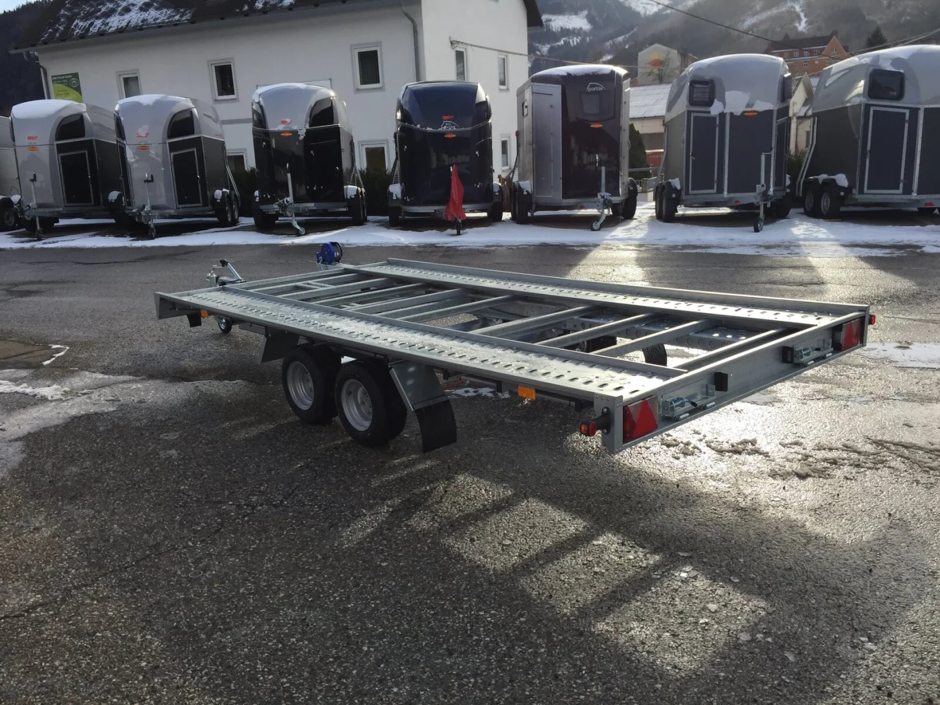 Autotransporter, PKW Anhänger HP 412127 ATK, 2700 kg GG, 4020x2150 mm, kippbar, Fahrzeugtransporter-Autoanhänger