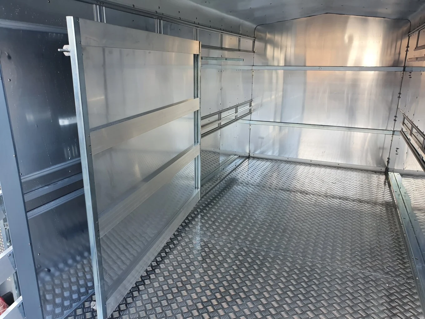 Viehanhänger, Tiertransporter, PKW-Anhänger HP 273618 VT, 3600x1770x1860 mm, 2700 kg GG