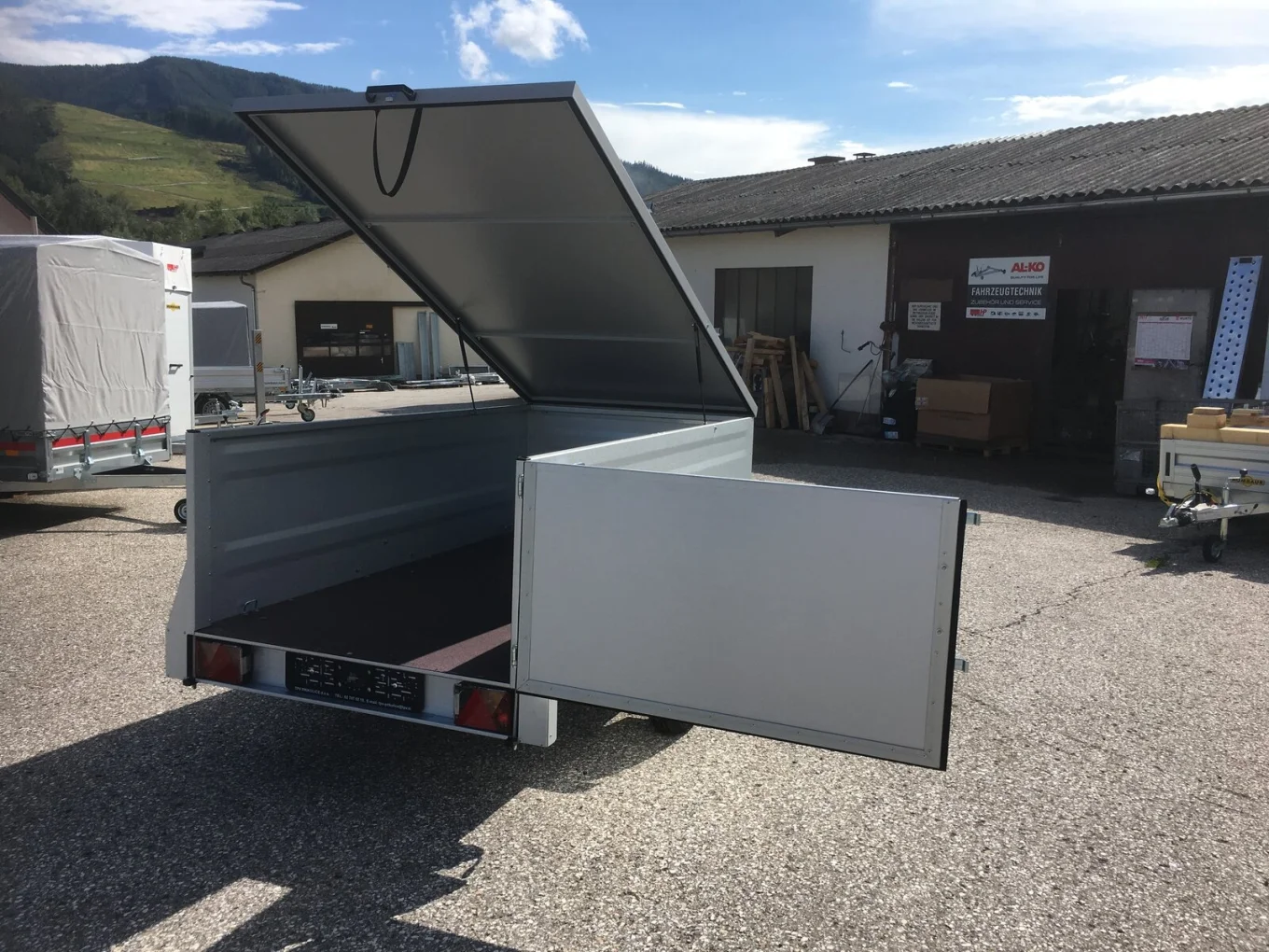 PKW-Anhänger, Deckelanhänger-Kofferanhänger HP 2512 U72, 750 kg ungebremst, 2435 x 1235 x 665 mm, inkl. Deckel versperrbar