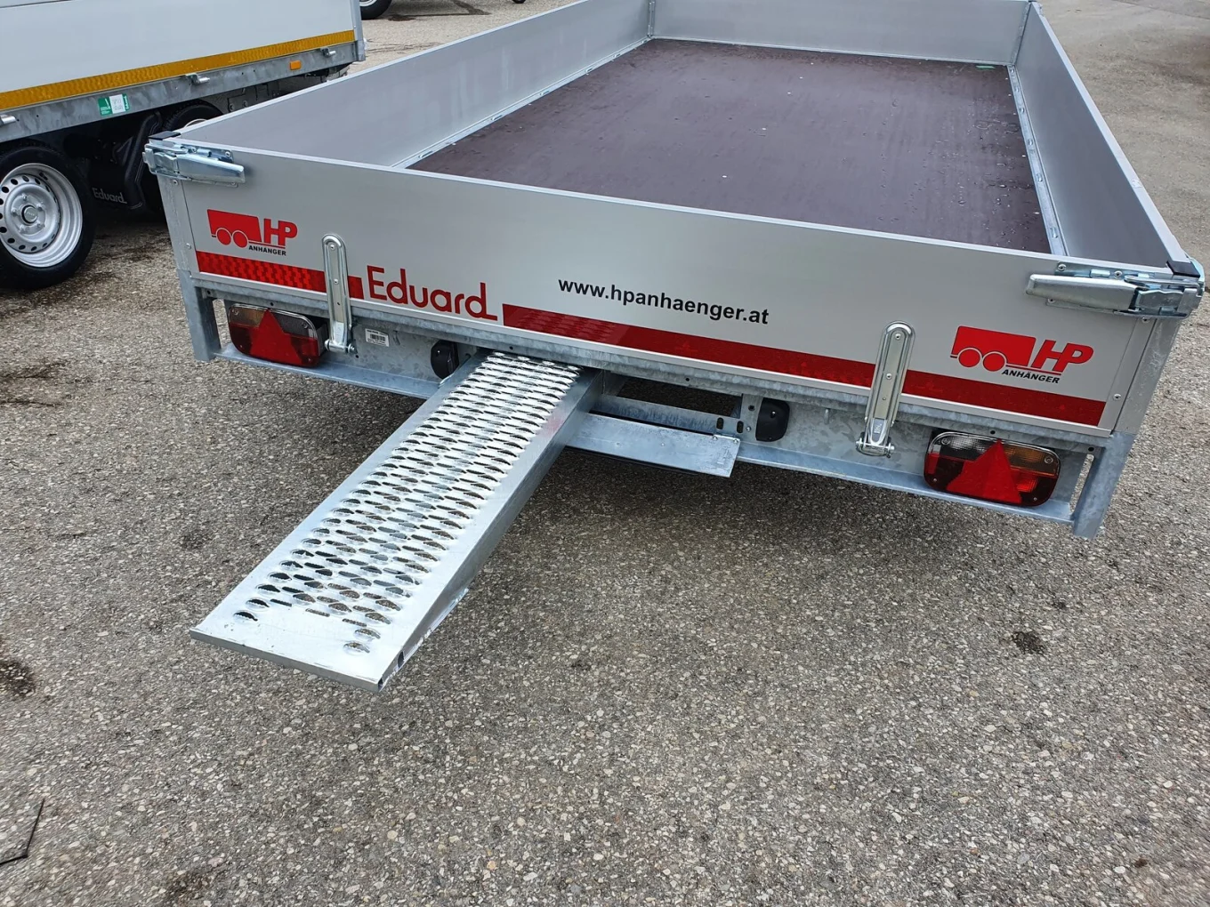 PKW-Anhänger, Autoanhänger, Hochlader Eduard 4022 GD,  4060 x 2200 x 300 mm Set mit Winde, Rampen und Stützen