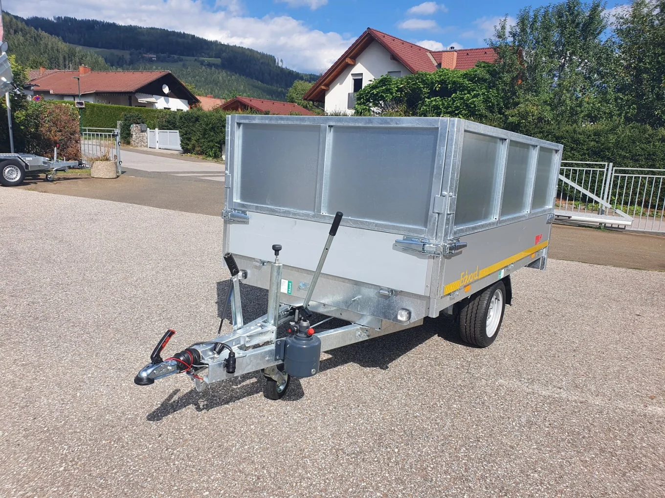 Rückwärtskipper, PKW-Anhänger Eduard 2514 TRK, 2510x1450x300mm, 2000 kg Tandem, hydraulisch mit Handpumpe