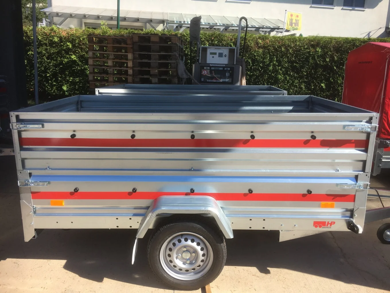 PKW Anhänger, Autoanhänger HP 2615 UA, 2630x1500x800 mm, Aufsatzwände 400 mm, Flachplane, Stützrad