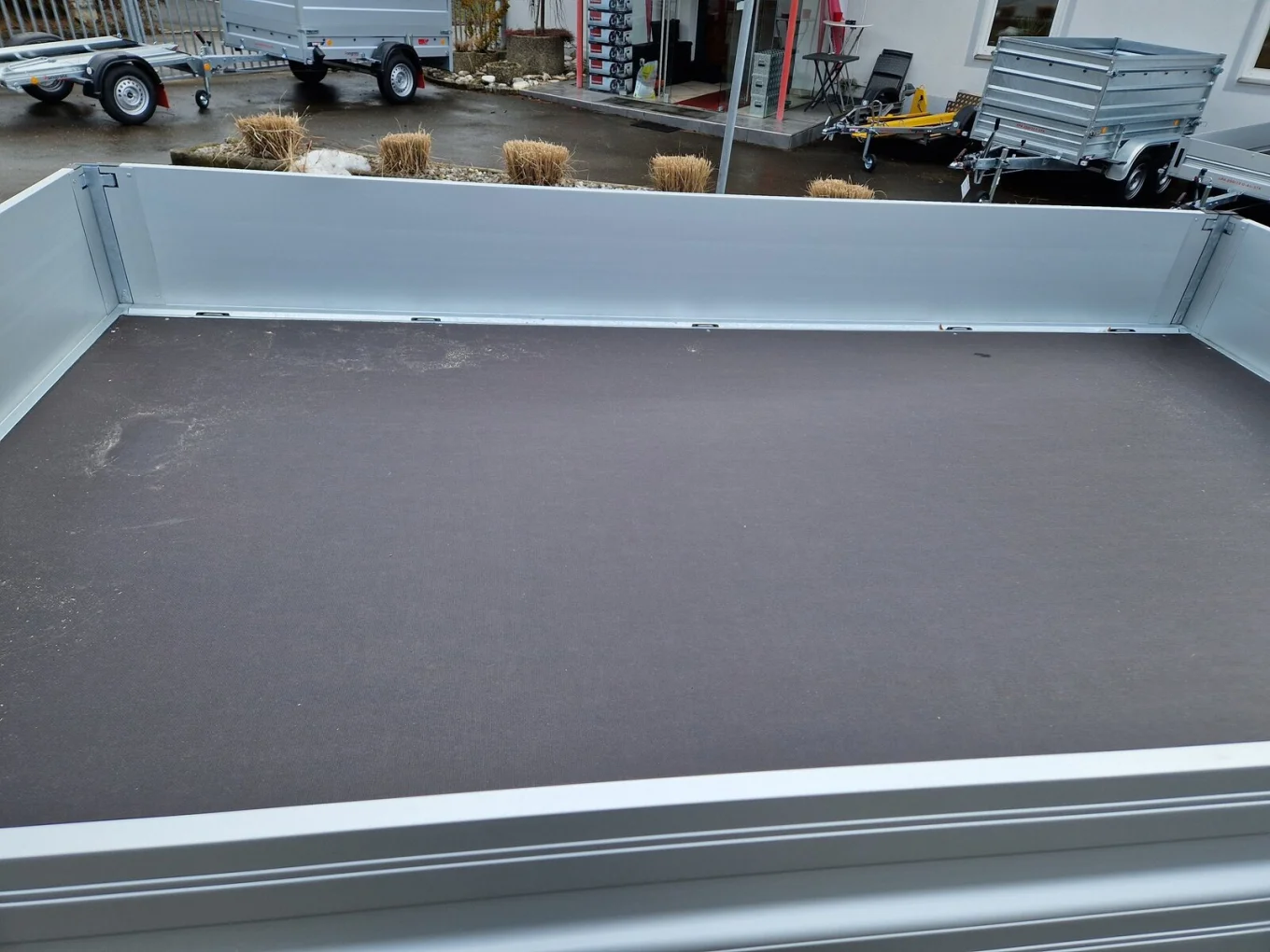 Hochlader, Humbaur HN 253118, 2500 kg mit Niederfahrwerk, Ladehöhe 610 mm, Räder 10 Zoll