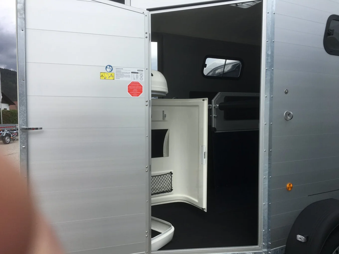 Pferdeanhänger, Böckmann Portax K, 2400 kg Gesamtgewicht mit ALU Aufbau und Polydach und Seitenausstieg !!