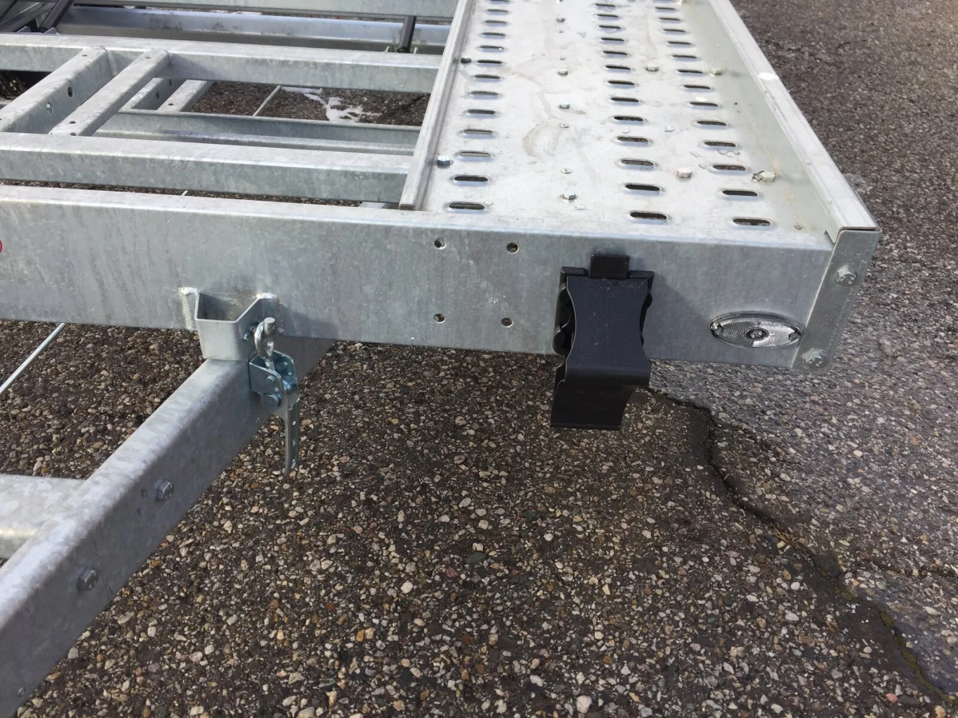 Autotransporter, PKW Anhänger HP 412127 ATK, 2700 kg GG, 4020x2150 mm, kippbar, Fahrzeugtransporter-Autoanhänger