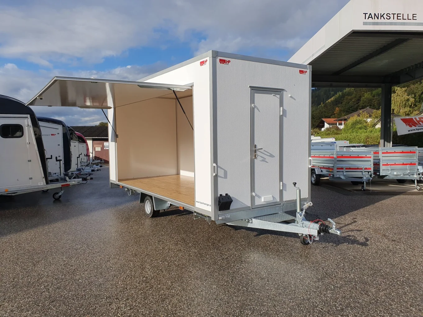 Verkaufsanhänger, Kofferanhänger HP 134020 VK, 1300 kg gebremst, inkl. Tür und Verkaufsklappe, Leerwagen