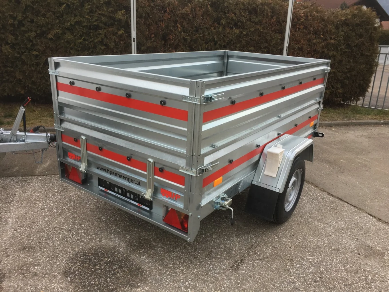 PKW Anhänger, Autoanhänger HP 2615 UA, 2630x1500x800 mm, Aufsatzwände 400 mm, Flachplane, Stützrad