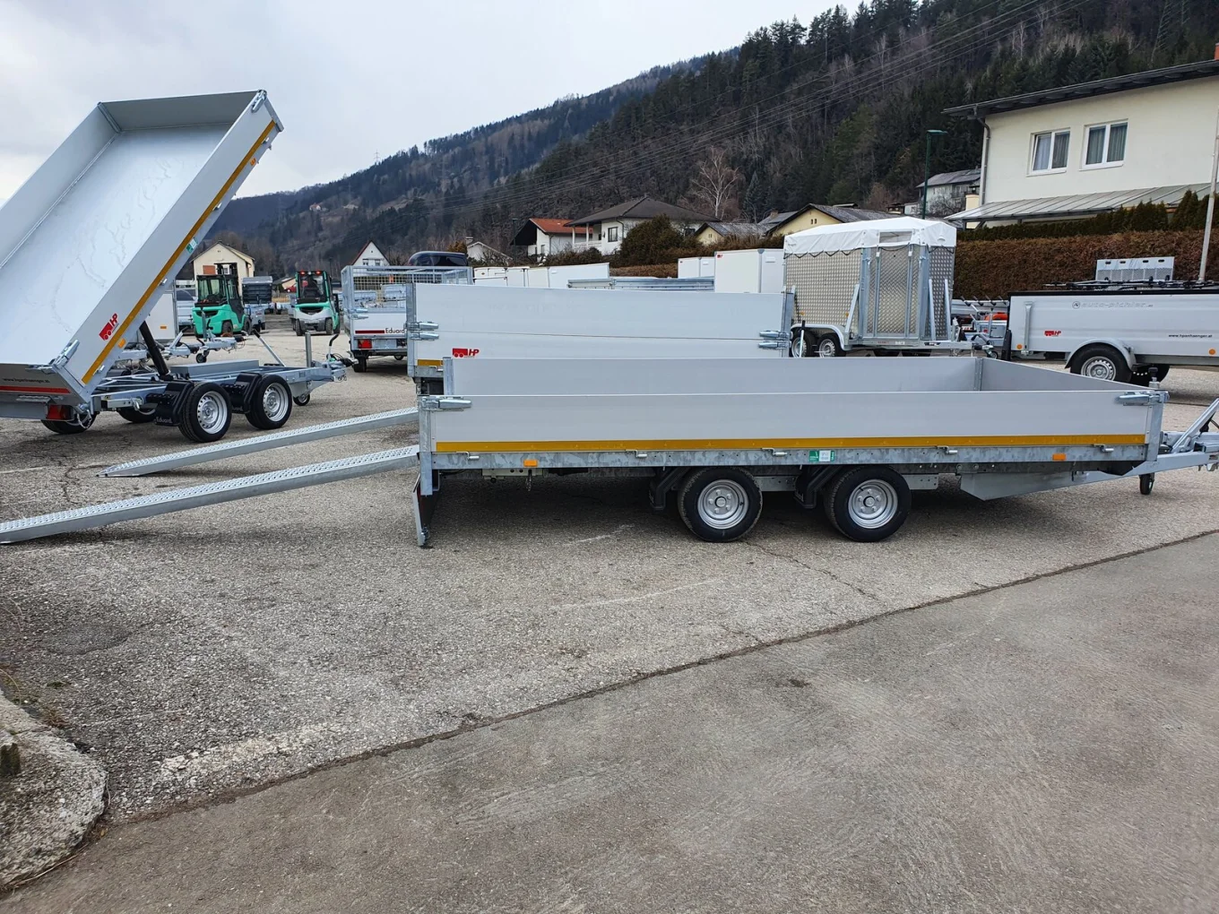 PKW-Anhänger, Autoanhänger, Hochlader Eduard 4022 GD,  4060 x 2200 x 300 mm Set mit Winde, Rampen und Stützen