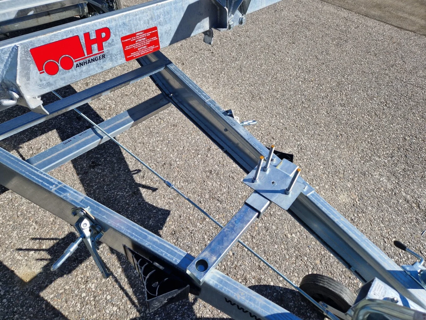 Autotransporter, Fahrzeugtransporter, Autoanhänger HP 400 L-AT, kippbar, Gesamtgewicht 2500 kg