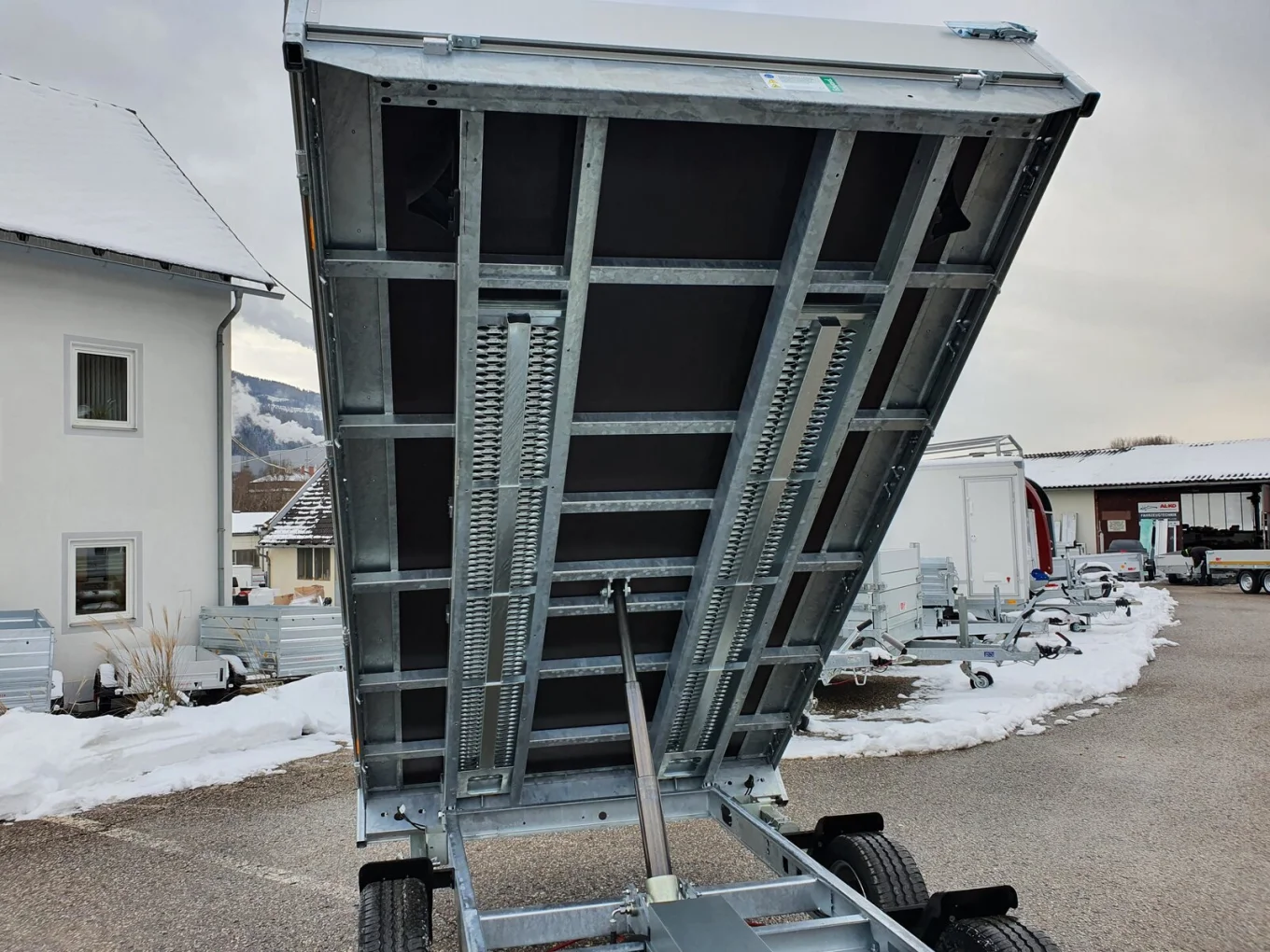 PKW-Anhänger, 3-Seitenkipper, Autoanhänger EDUARD 3116 3-SK, 3110 x 1600 x 300 mm, 2700 kg GG